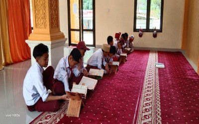 Cahaya Ramadan: Ceria, Harmonis, dan Berakhlak Mulia